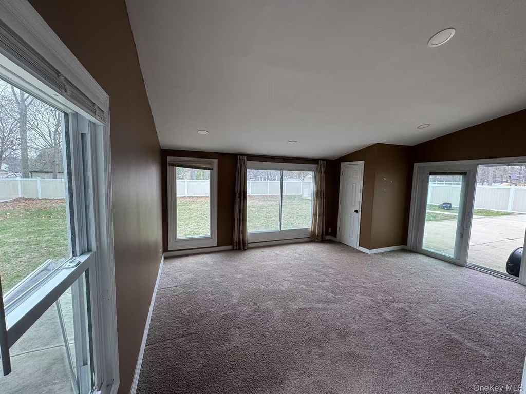 80 Lincoln Avenue - Photo 4