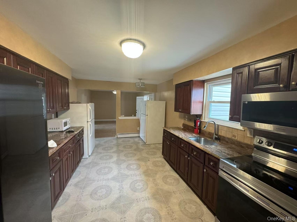 80 Lincoln Avenue - Photo 3