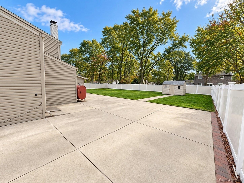 80 Lincoln Avenue - Photo 11