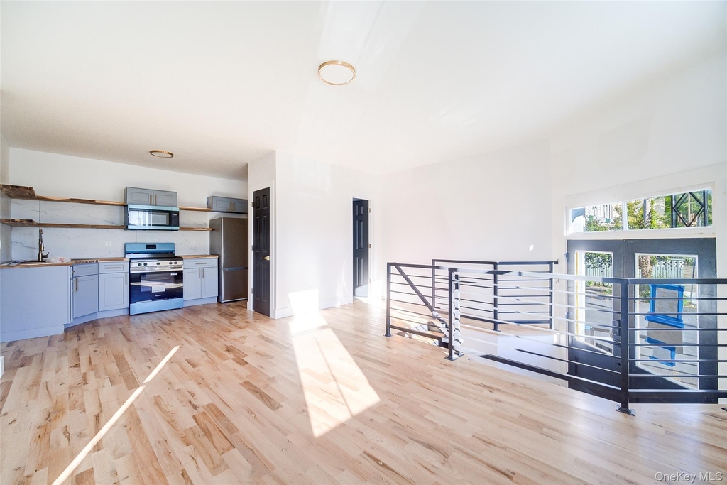 258-260 State Street - Photo 3
