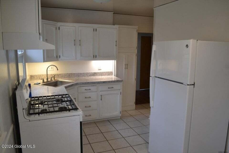 42 Oakwood Drive - Photo 2