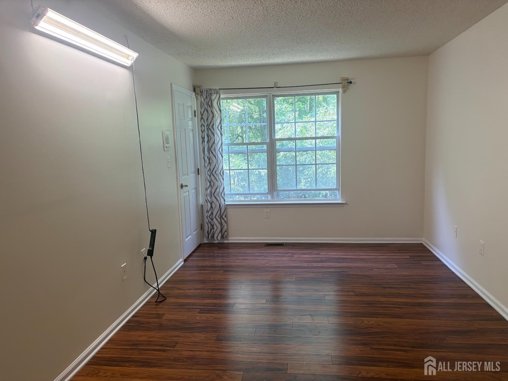 215 Prestwick Way - Photo 20
