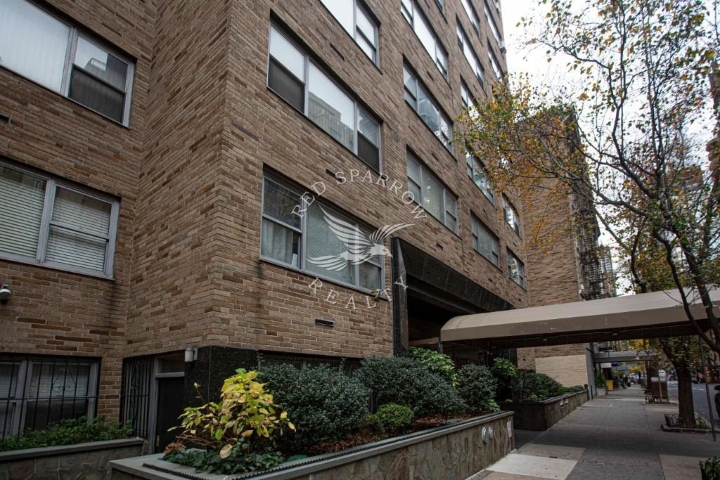 330 E 49th Street - Photo 12