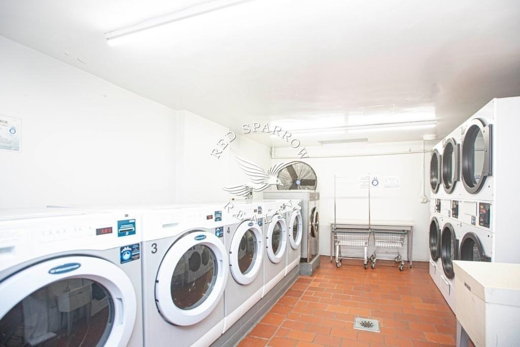 330 E 49th Street - Photo 11
