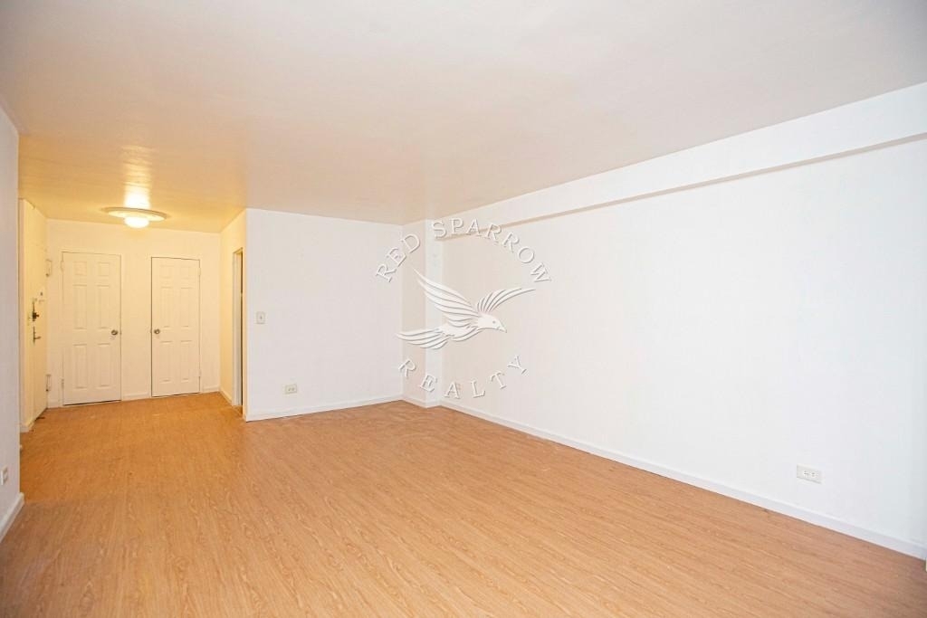 330 E 49th Street - Photo 6