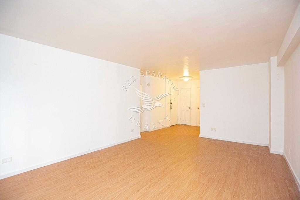 330 E 49th Street - Photo 4