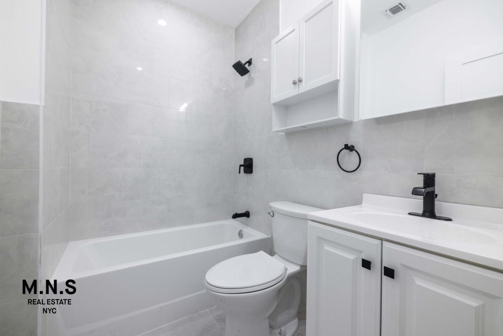 20-14 41st Street - Photo 4