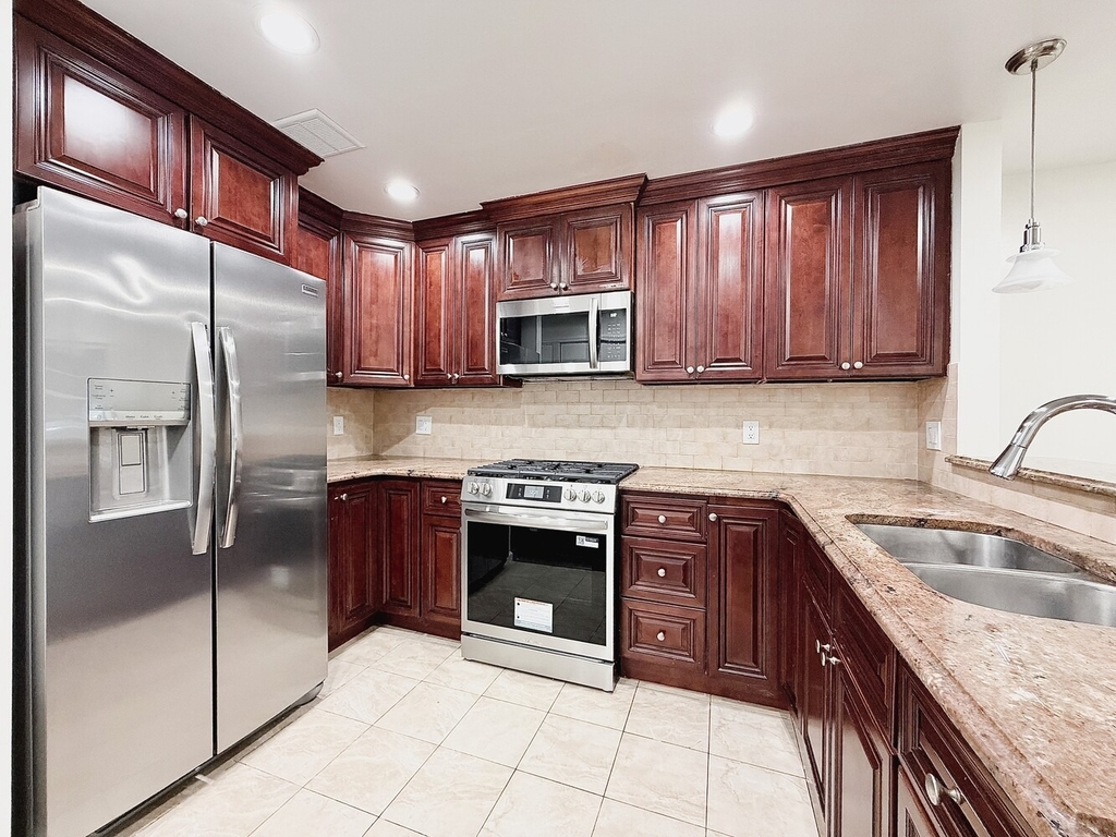 20 N Portland Avenue - Photo 1