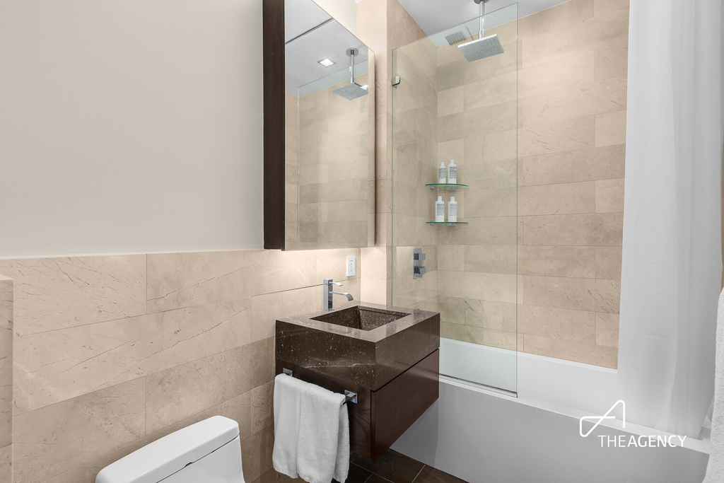 140 W 22nd Street - Photo 2