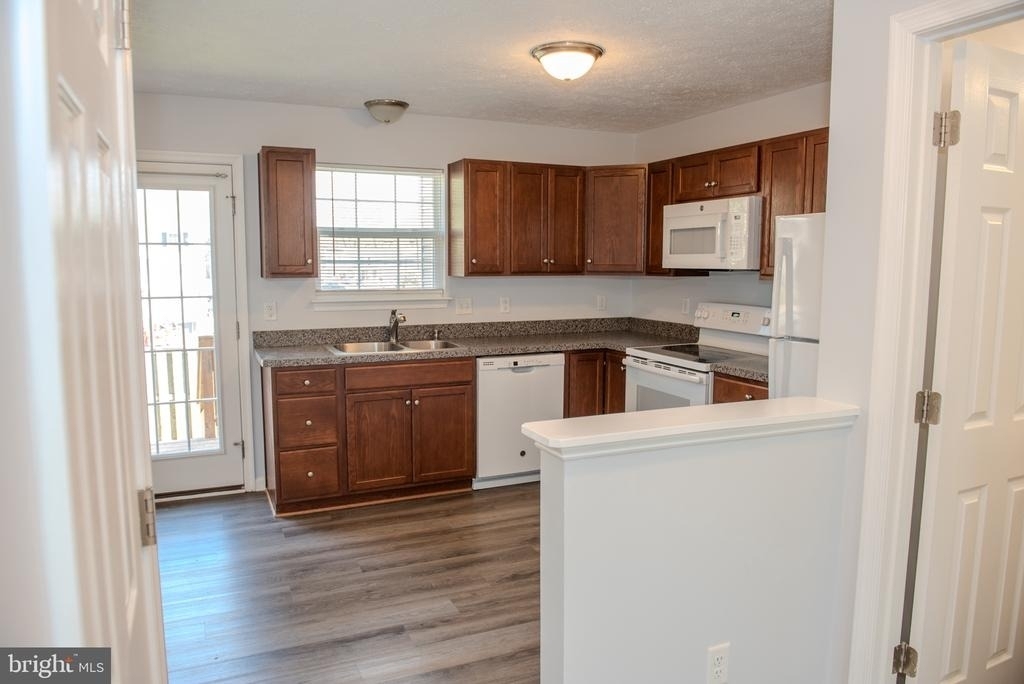 2926 Sorrell Court - Photo 7