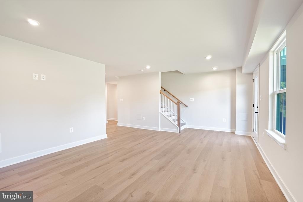 1400 Crested Iris Drive - Photo 7