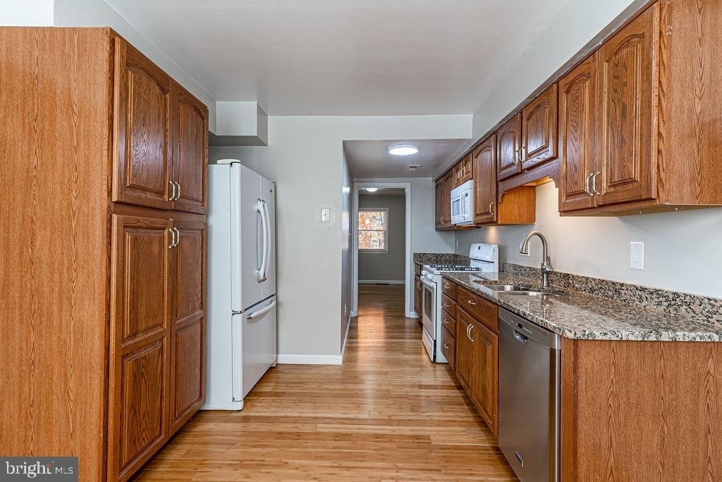 4311 Elliot Court - Photo 5