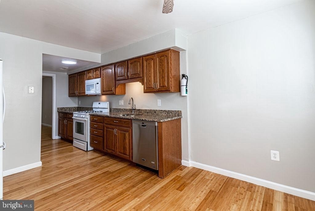 4311 Elliot Court - Photo 2