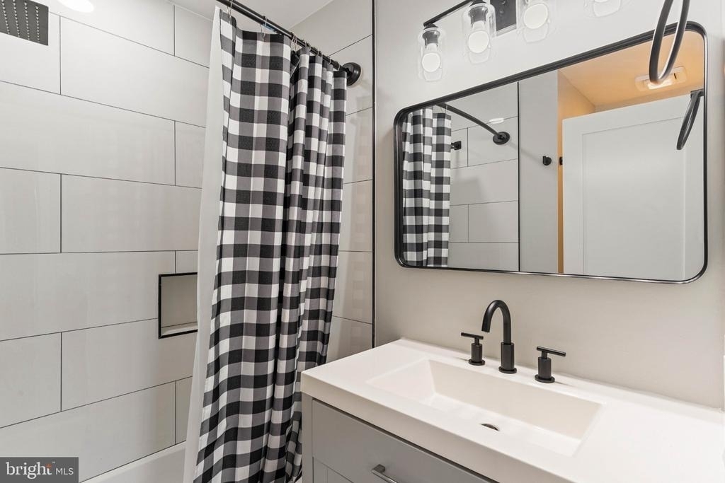 46930 Courtyard Square - Photo 19