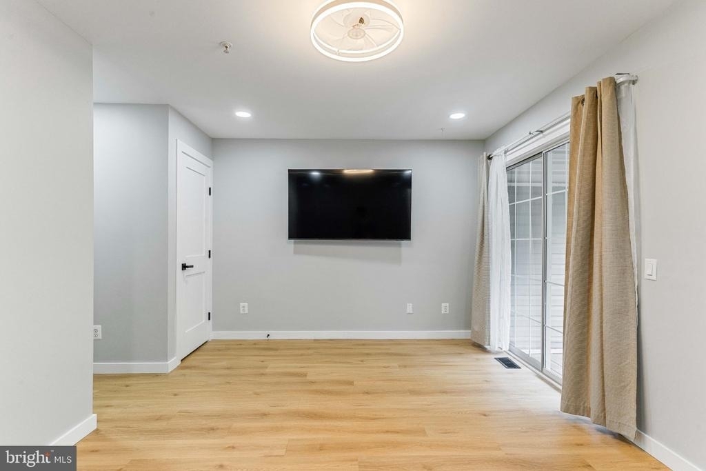 46930 Courtyard Square - Photo 11