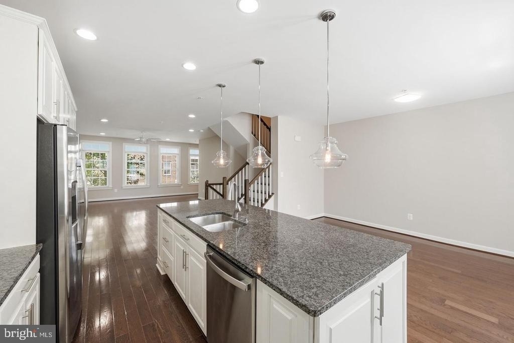 13717 Neil Armstrong Avenue - Photo 9