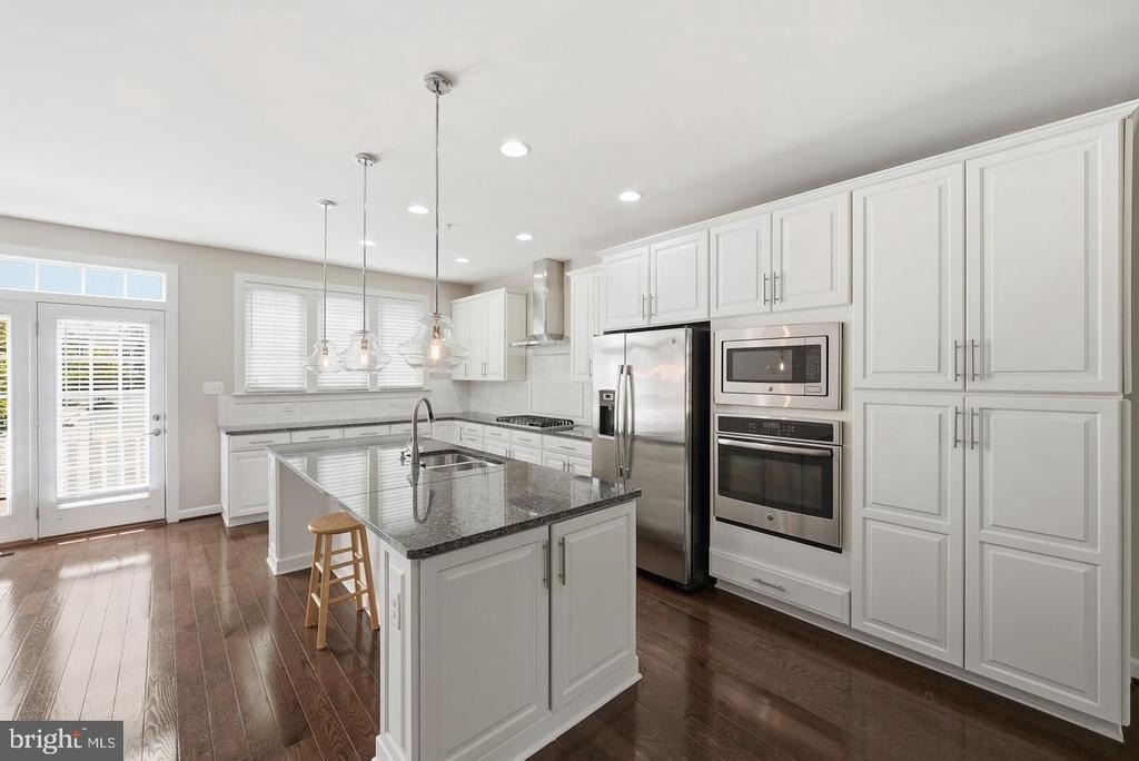 13717 Neil Armstrong Avenue - Photo 6