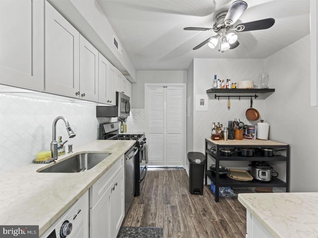 3100 S Manchester Street - Photo 10