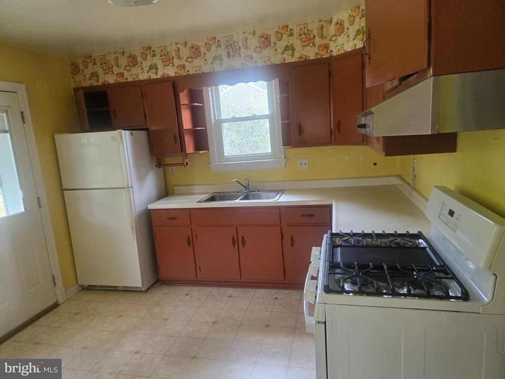 2414 Fairview Drive - Photo 7