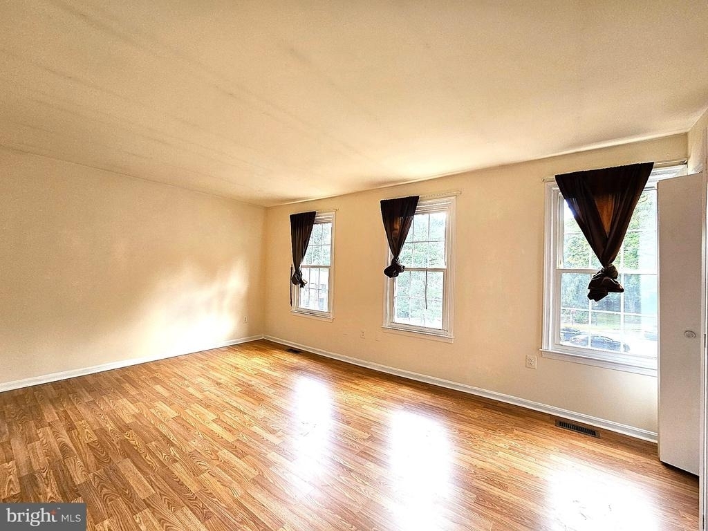 4718 Gainsborough Drive - Photo 12