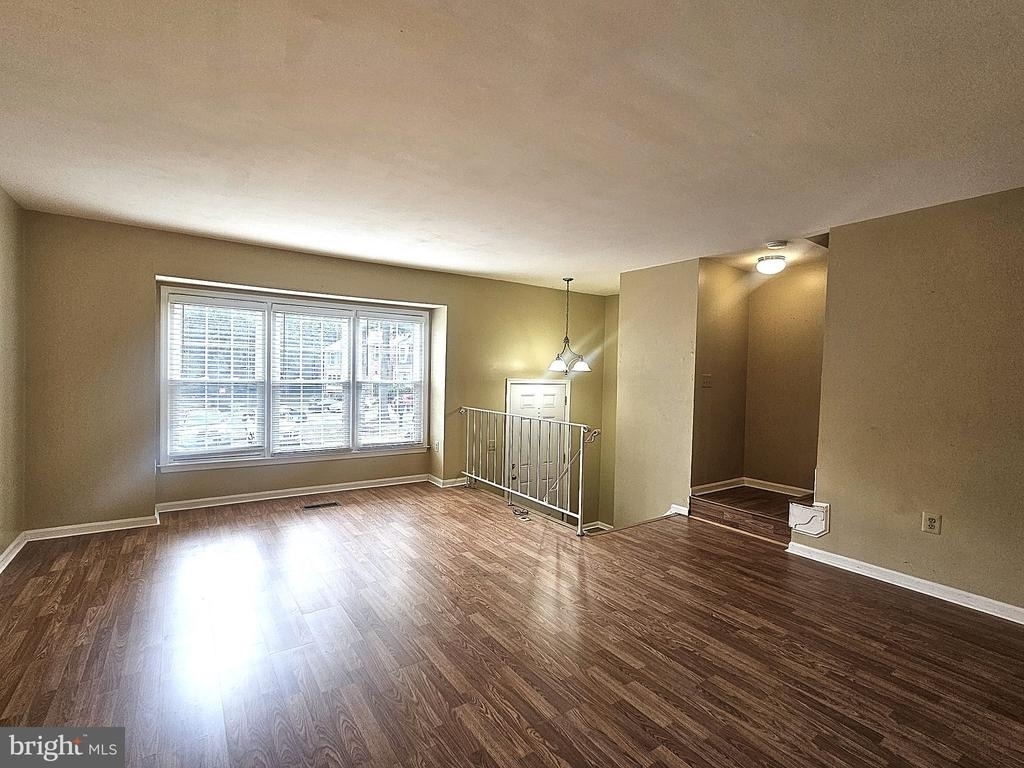 4718 Gainsborough Drive - Photo 3