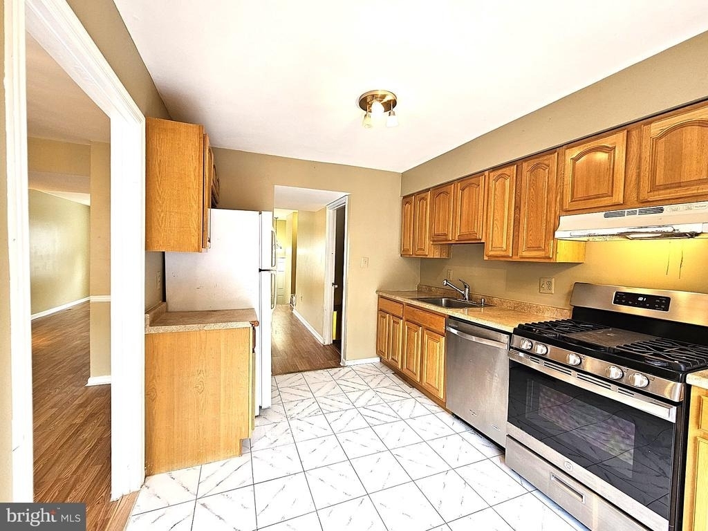 4718 Gainsborough Drive - Photo 9