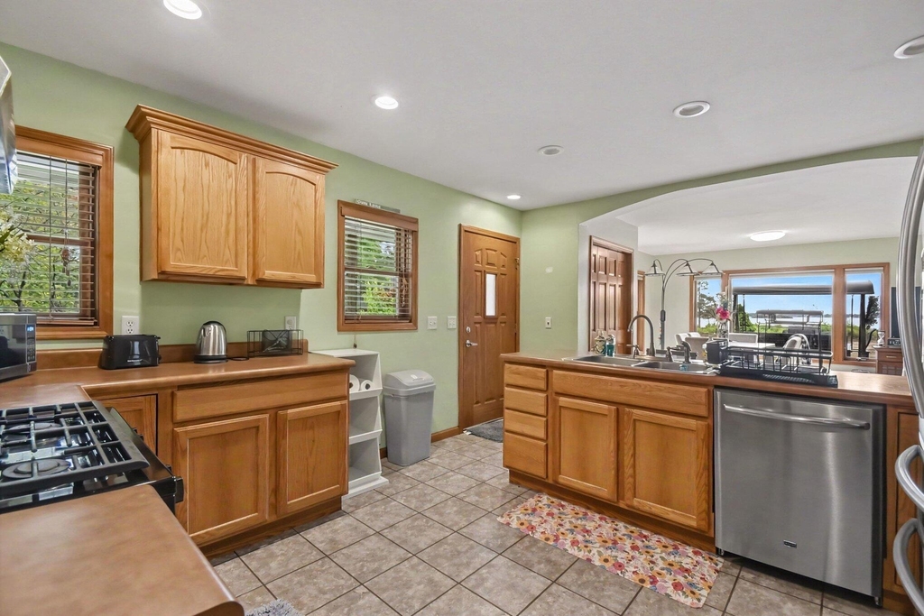 1736 Parker Drive - Photo 5