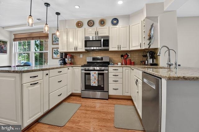 1527 Woodbine Street - Photo 2