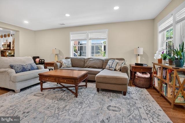 1527 Woodbine Street - Photo 9