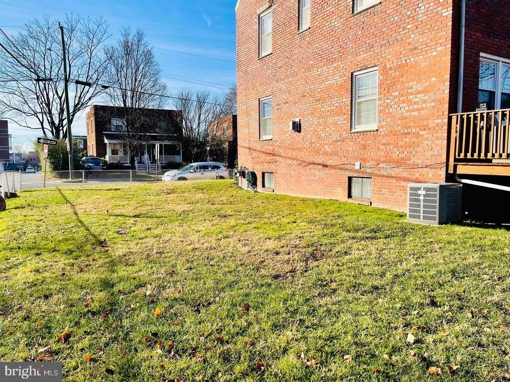 1601 Princess Street - Photo 6