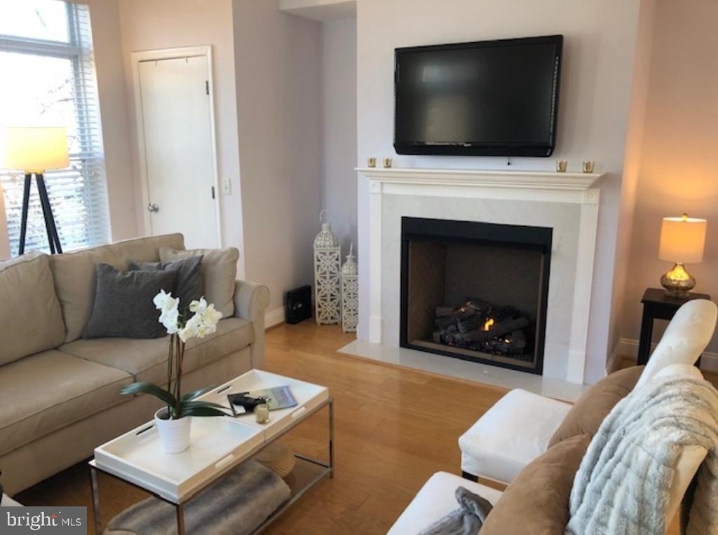 1633 Colonial Terrace - Photo 7
