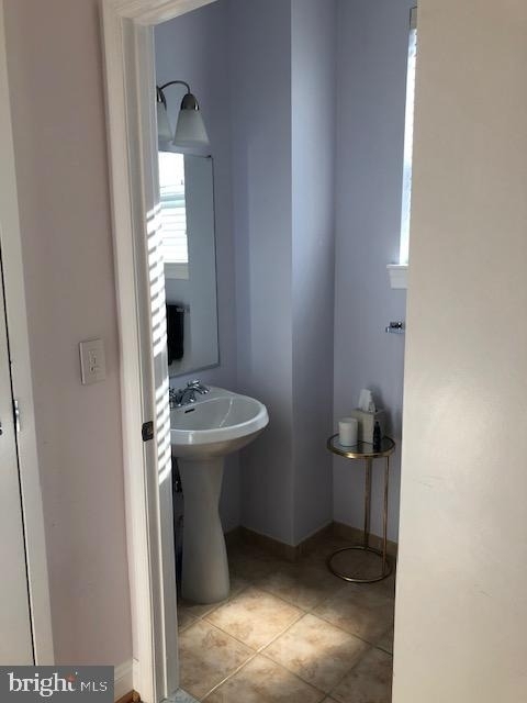 1633 Colonial Terrace - Photo 4