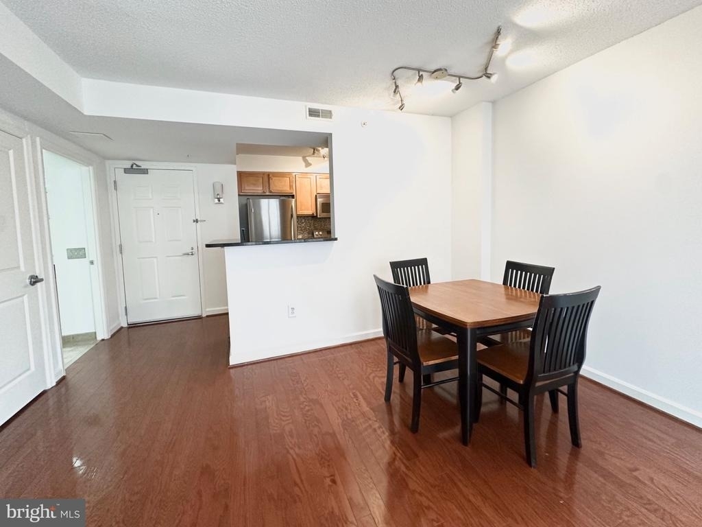 880 N Pollard Street - Photo 1