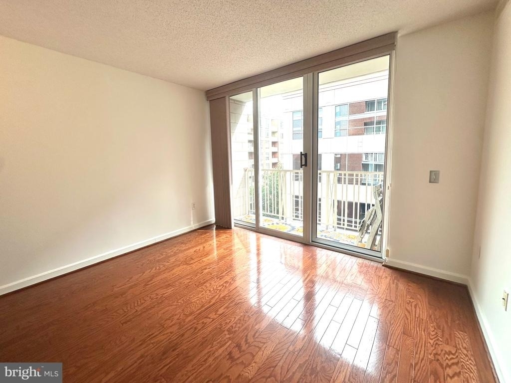 880 N Pollard Street - Photo 4