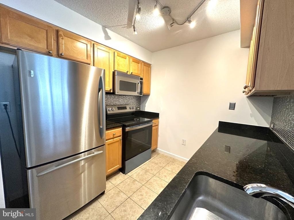 880 N Pollard Street - Photo 12