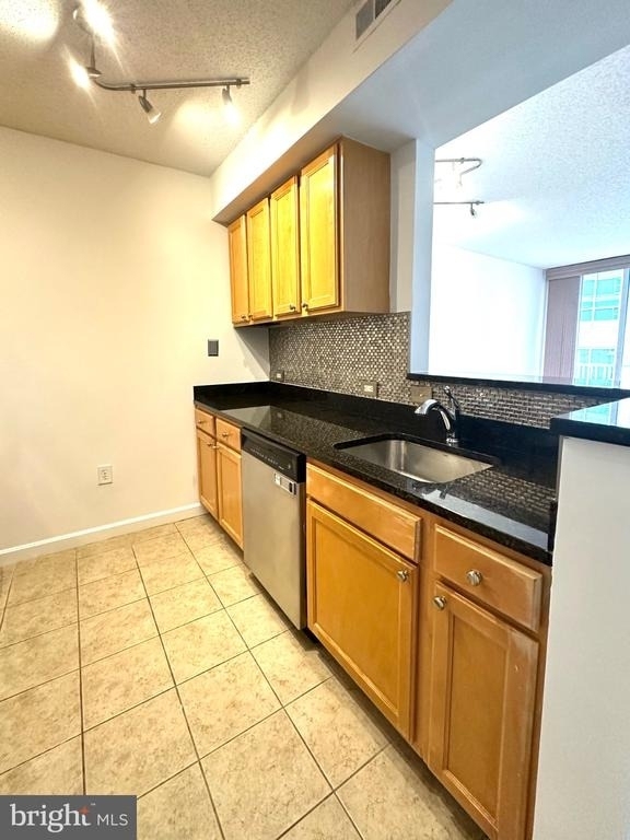 880 N Pollard Street - Photo 10