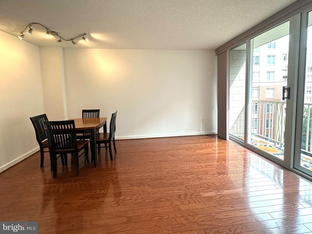 880 N Pollard Street - Photo 5