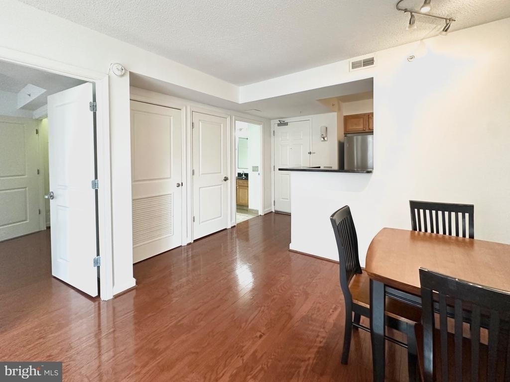 880 N Pollard Street - Photo 2