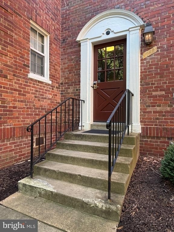 1742 Rhodes Street N - Photo 18