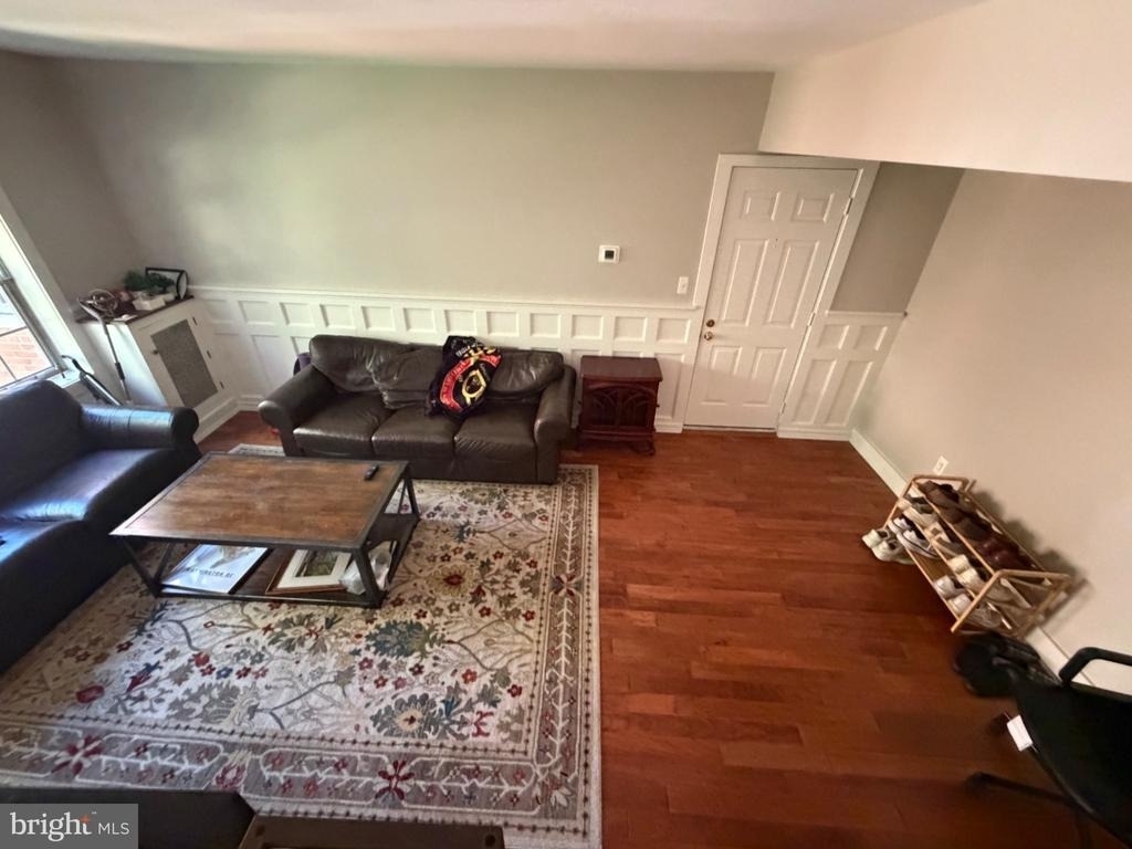 1742 Rhodes Street N - Photo 10