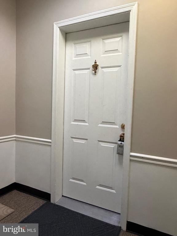 1742 Rhodes Street N - Photo 8