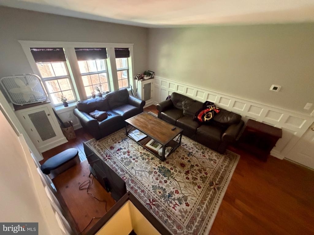 1742 Rhodes Street N - Photo 11