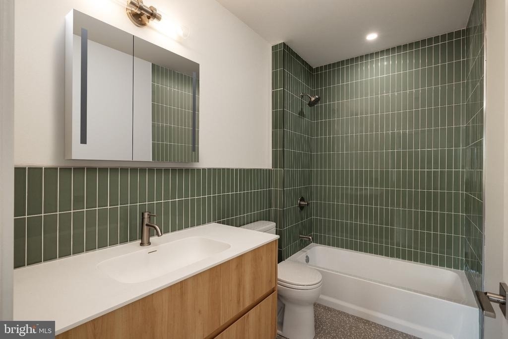 2976 Richmond Street - Photo 9