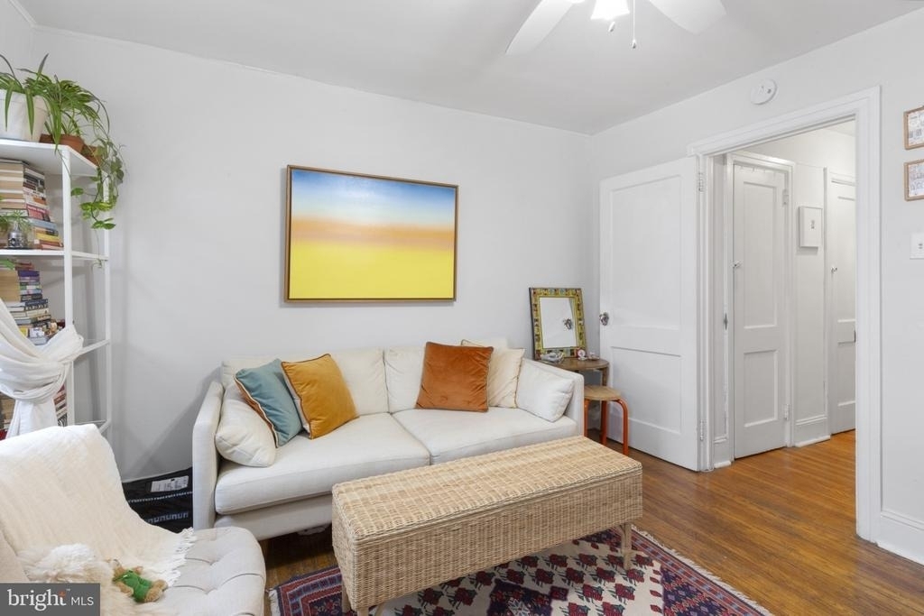 239 E Girard Avenue - Photo 2