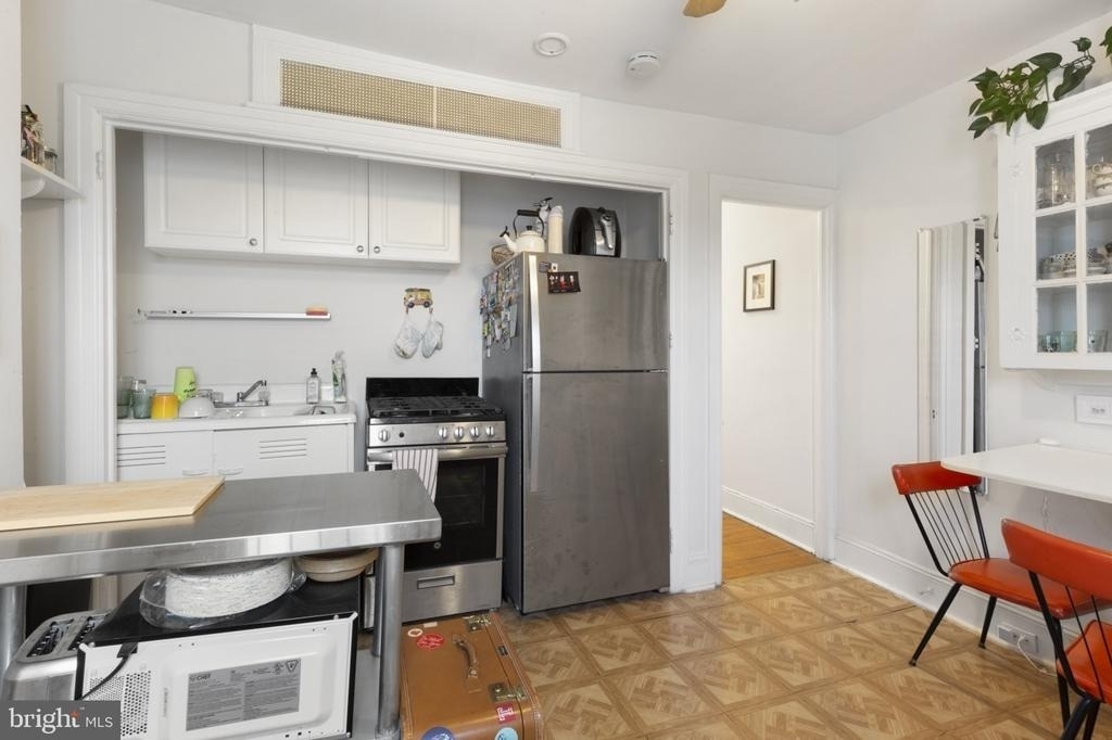 239 E Girard Avenue - Photo 6