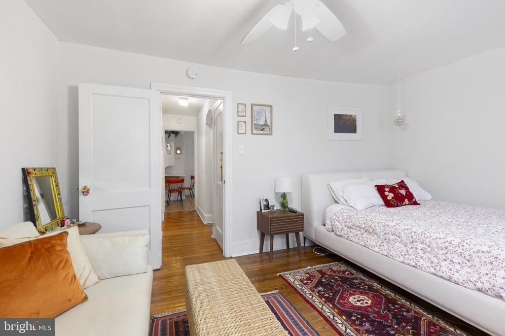 239 E Girard Avenue - Photo 3