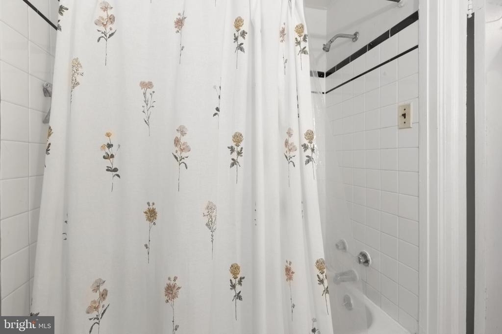 239 E Girard Avenue - Photo 11