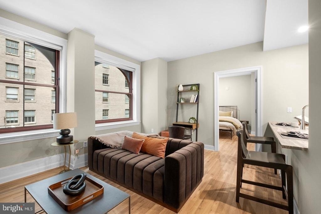 1420 Chestnut Street - Photo 3