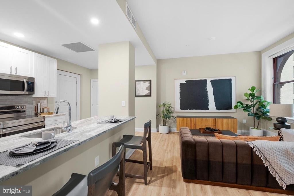 1420 Chestnut Street - Photo 1