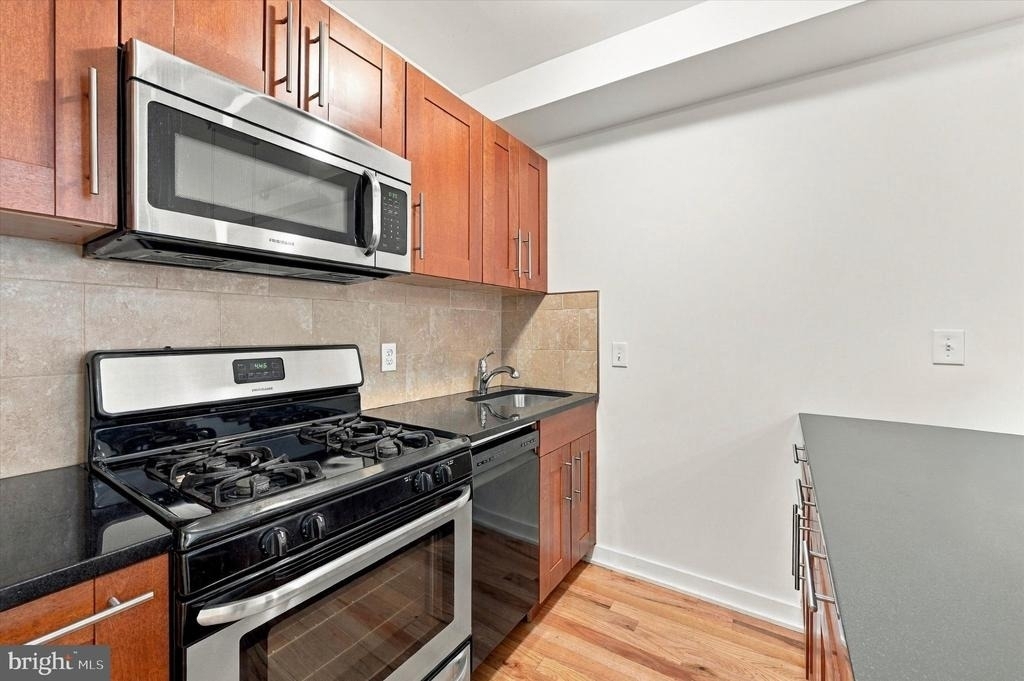 3002 W Girard Avenue - Photo 3